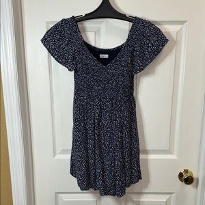 Hollister Navy and White Floral Dress (Lined)